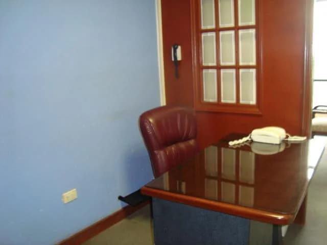 Edificio World Trade Center Vendo Oficina 50 m² Amoblada, con Parqueo, Guayas — imagen 4