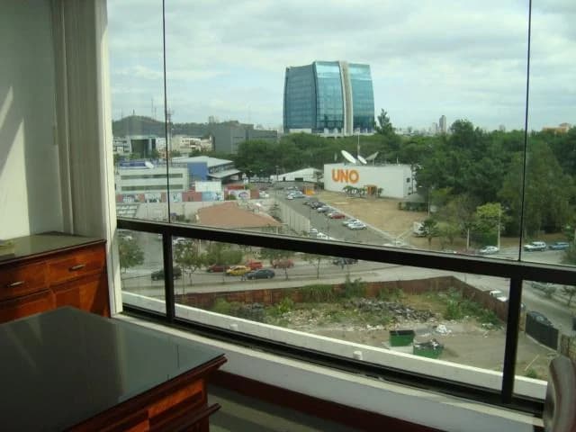 Edificio World Trade Center Vendo Oficina 50 m² Amoblada, con Parqueo, Guayas — imagen 2