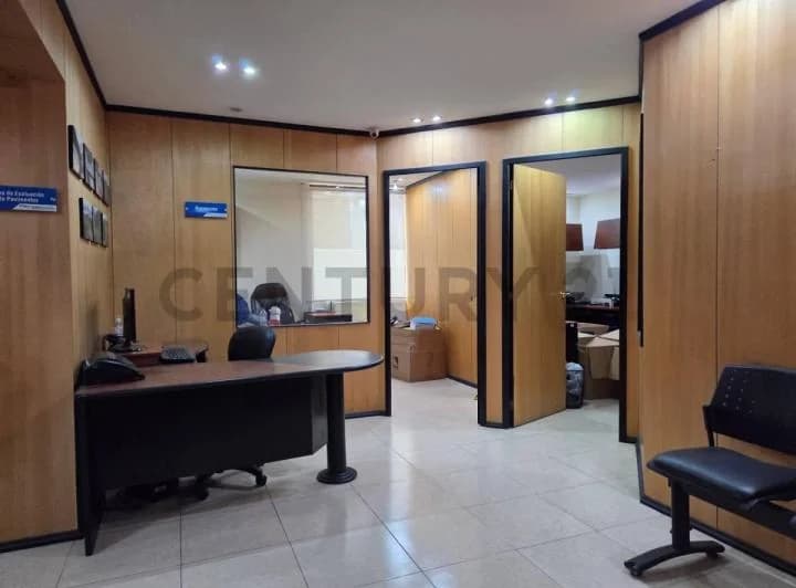 Oficina Amoblada en Venta Sector Carolina — imagen 1