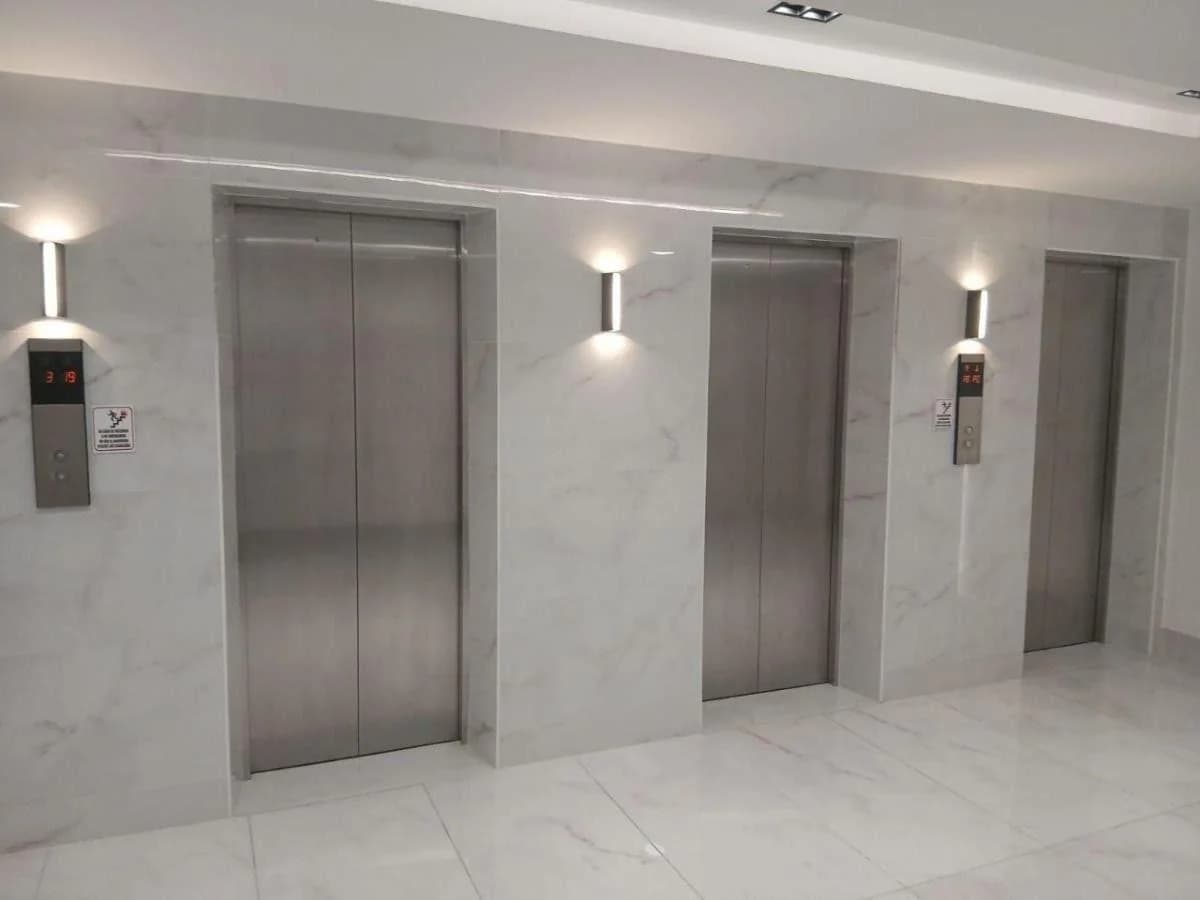 Oficinas en Venta 73 m² - Edif. Torre Millenium, Av Francisco de Orellana - Guayaquil, Guayas — imagen 2