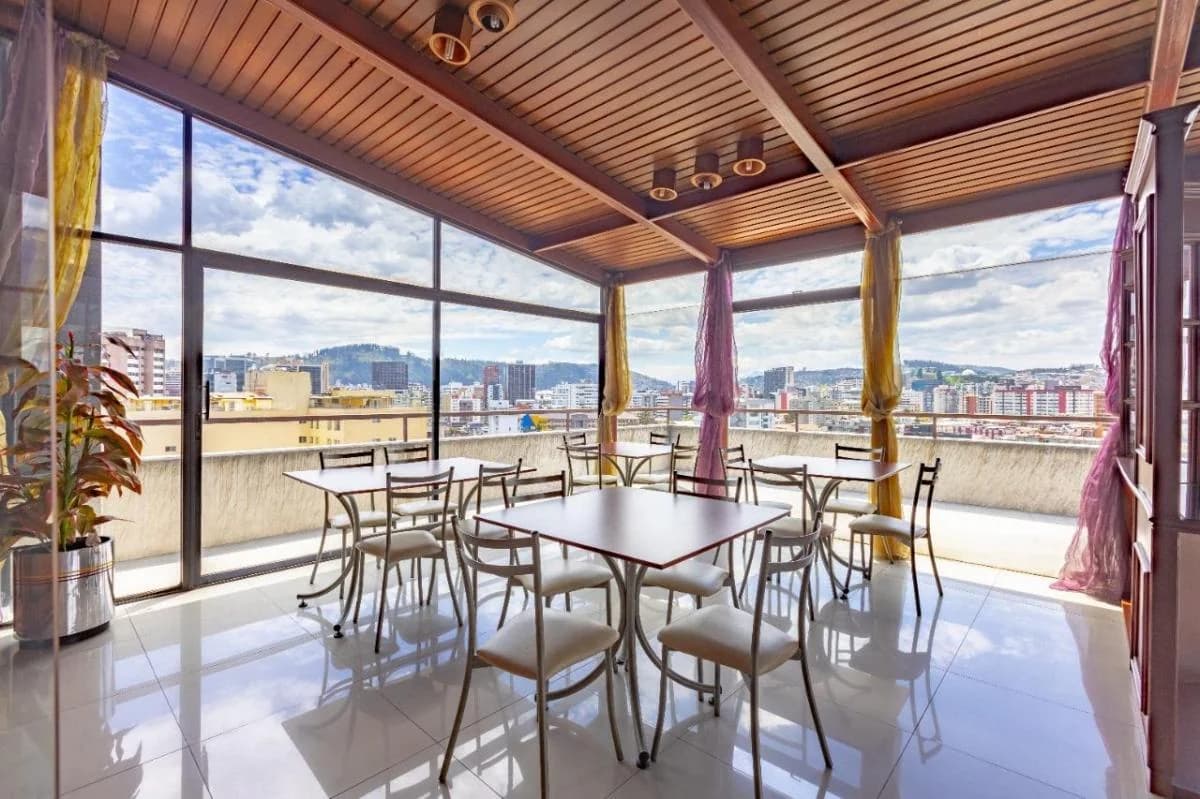 Oportunidad Oficina Penthouse Duplex de Venta Av Colon — imagen 5