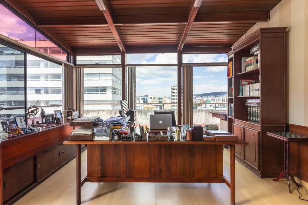 Oportunidad Oficina Penthouse Duplex de Venta Av Colon — imagen 4