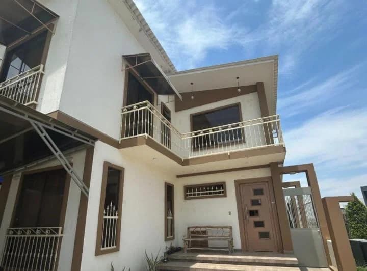 Casa en Venta en Urb El Condado Vicolinci, en Av León Febres Cordero La Aurora, Guayas — imagen 1