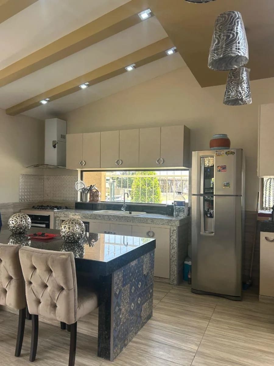 Casa en Venta en Urb El Condado Vicolinci, en Av León Febres Cordero La Aurora, Guayas — imagen 5