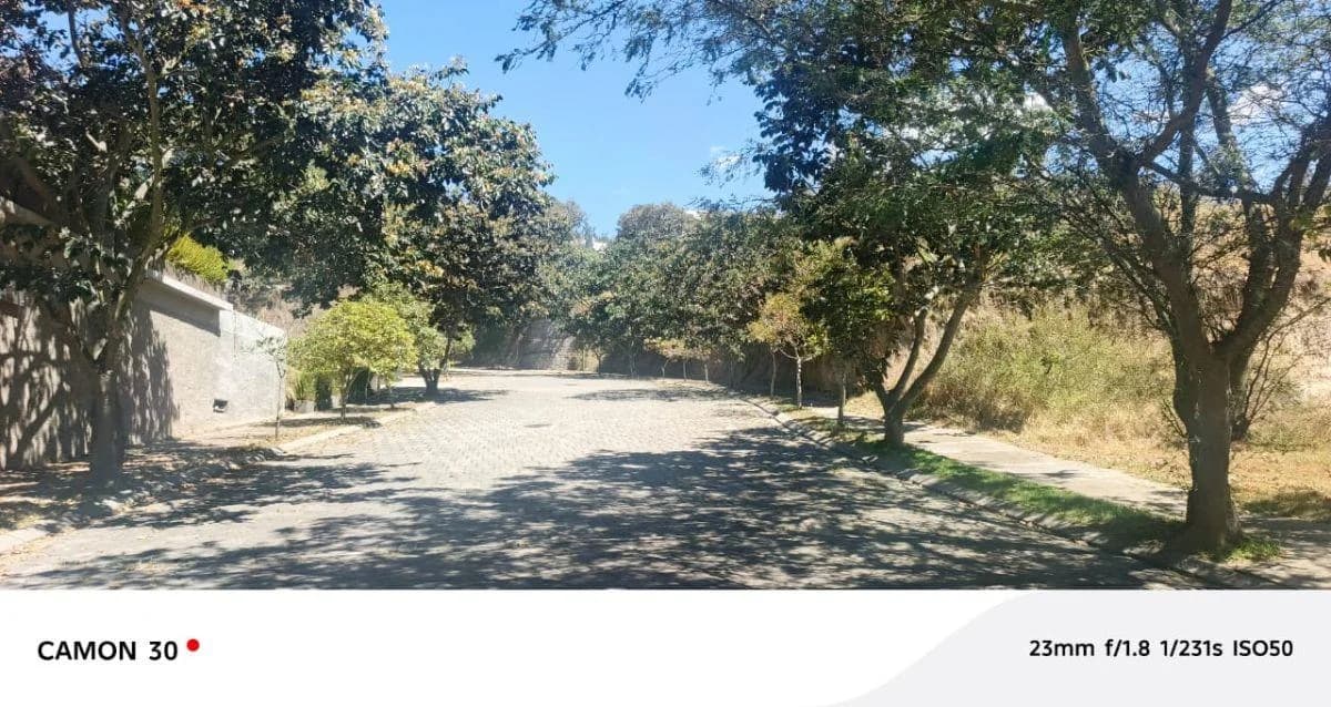 Terreno Bifamiliar en Cumbaya, 1.373 m² Precio Especial $200/m² — imagen 4