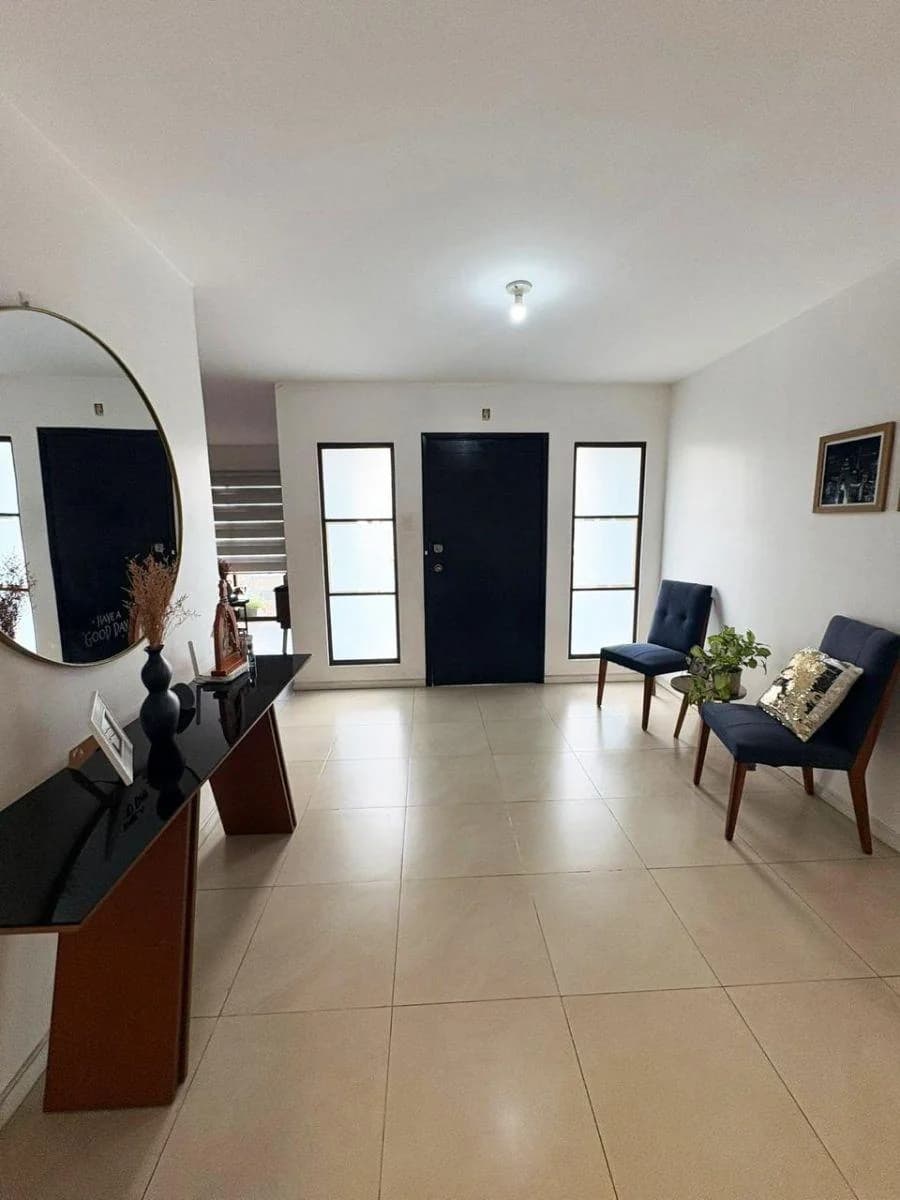 Casa en Venta en Urbanización La Rioja - Av Leon Feberes Cordero (Rg), Guayas — imagen 5
