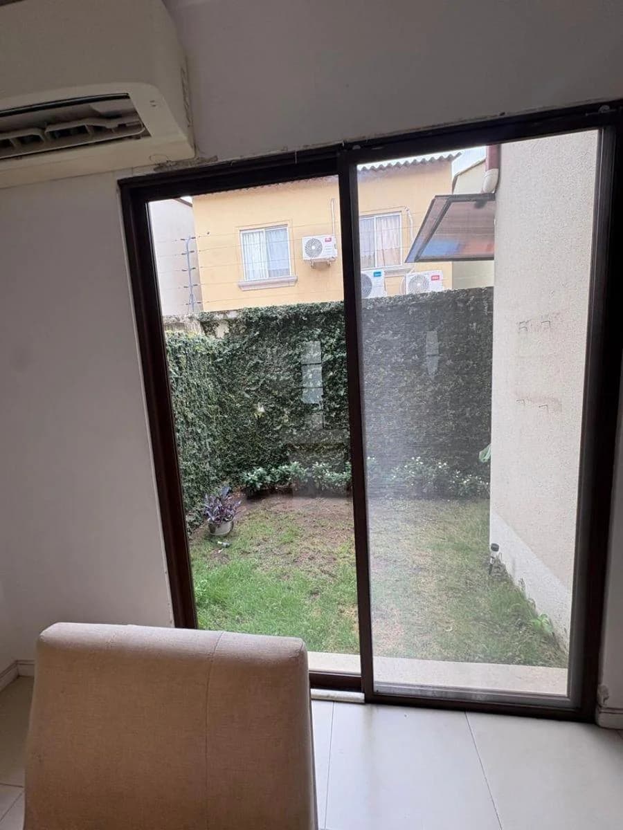 Casa en Venta en Urbanización La Rioja - Av Leon Feberes Cordero (Rg), Guayas — imagen 2
