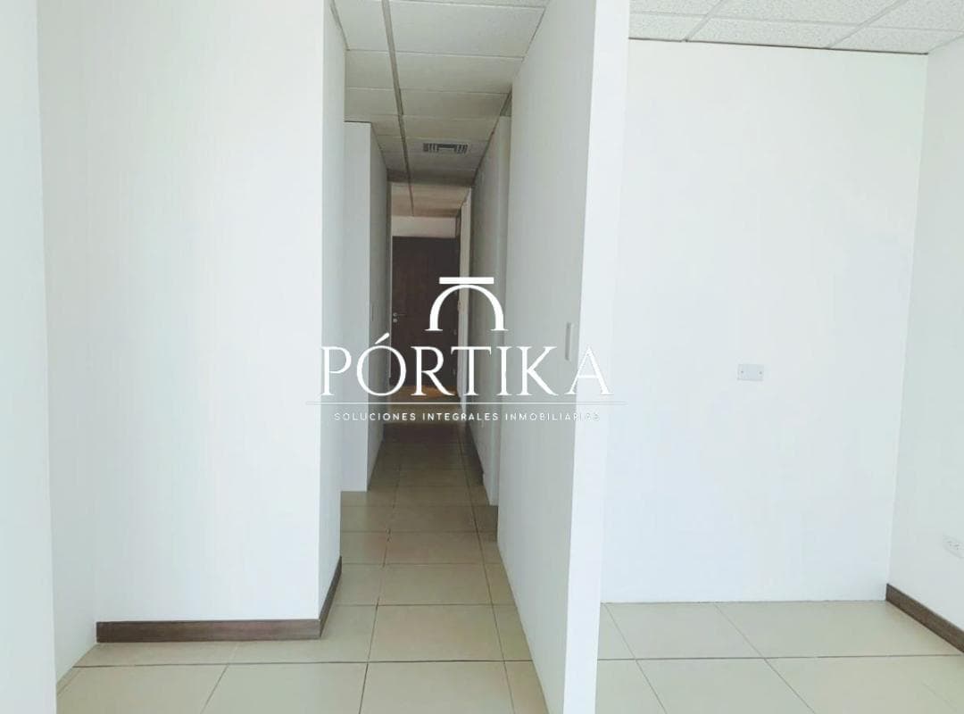 Venta Oficina - Emporium - Puerto Santa Ana, Guayas — imagen 4