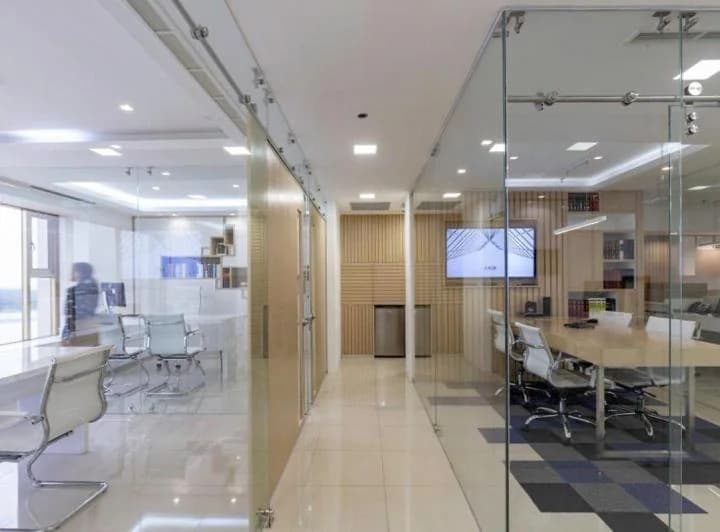 Edificio La Previsora - Oficina Comercial de 120 m² en Venta y Alquiler, Centro de Guayaquil, Guayas — imagen 1