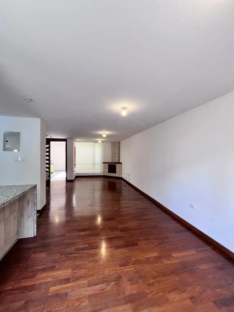 Departamento en Venta Duplex Urbanización, El Condado 3 Habitaciones — imagen 7