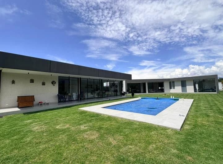 Casa en Venta Guayabamba 2549 m² Sector Bello Horizonte — imagen 1