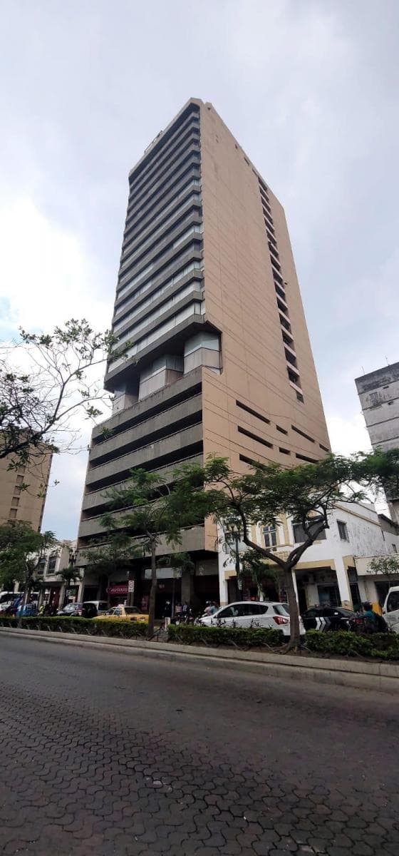 En Venta Oficina #2 Edificio Finasur - Av 9 de Octubre - Mae. Recalde, Guayas — imagen 9