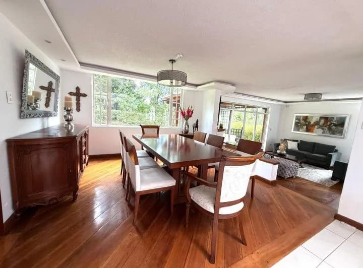 Casa Hermosa 5 Dorm. en Venta, Jardín Precioso — imagen 1