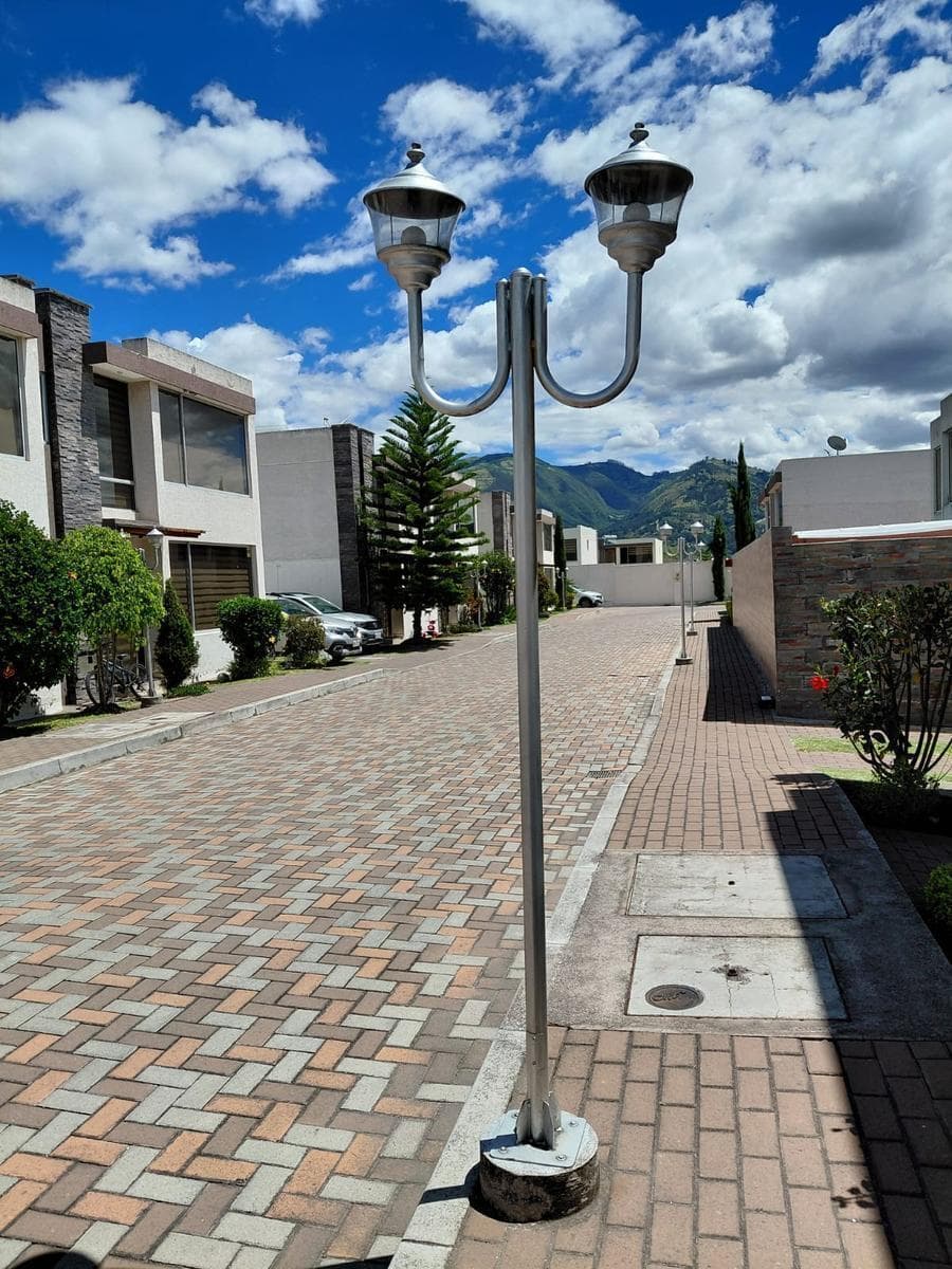 Linda y Funcional Casa Dentro de Conjunto Cerca a Vías Principales, Tumbaco Pr — imagen 4