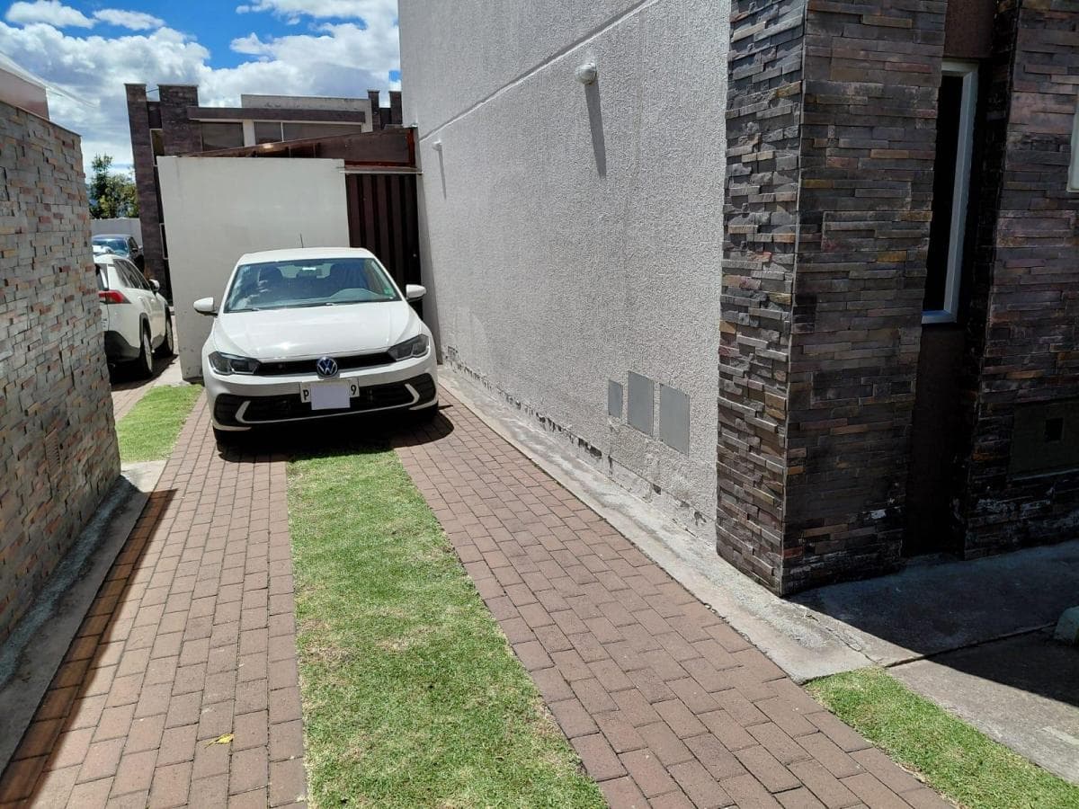 Linda y Funcional Casa Dentro de Conjunto Cerca a Vías Principales, Tumbaco Pr — imagen 2