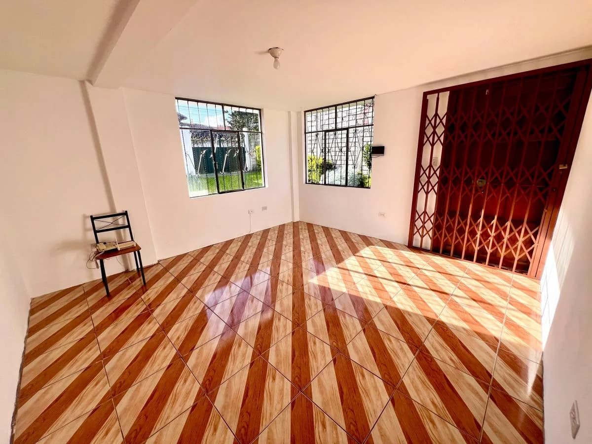 Casa en Venta Tumbaco con Amplio Terreno — imagen 4