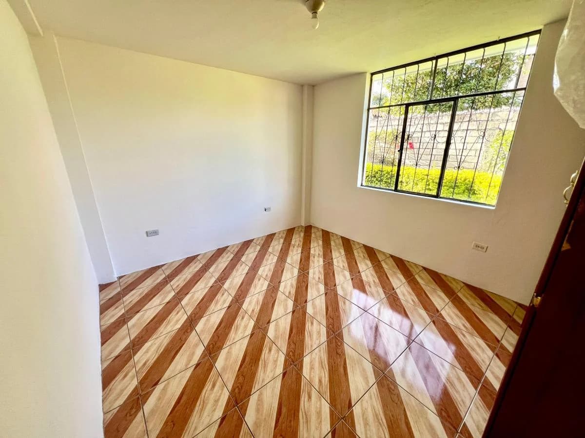 Casa en Venta Tumbaco con Amplio Terreno — imagen 3