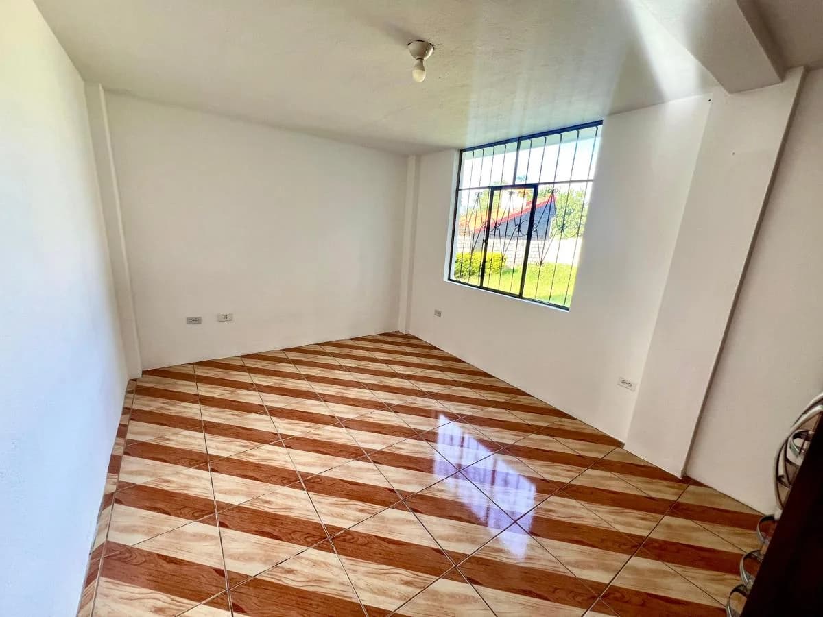 Casa en Venta Tumbaco con Amplio Terreno — imagen 2