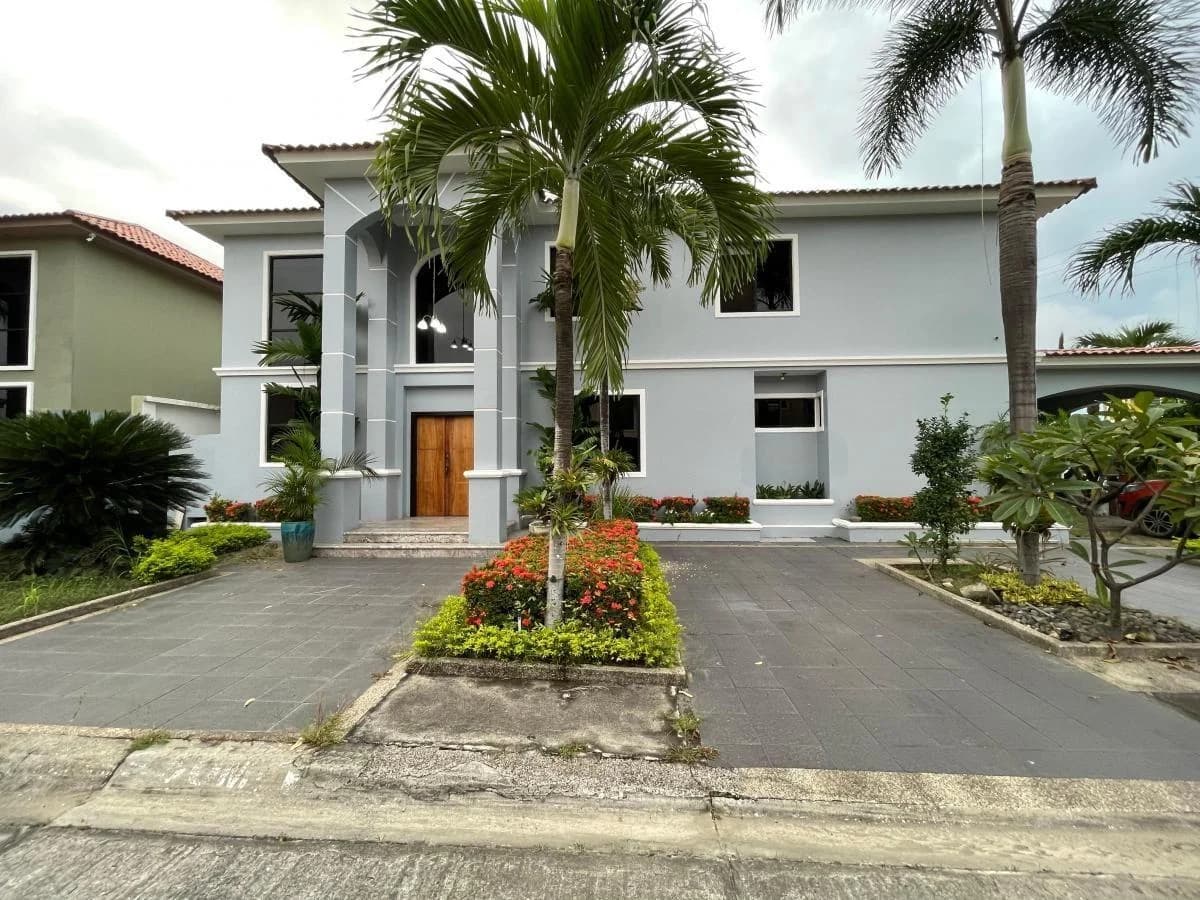Casa con 5 Dorm. en Venta en Urb. Estancias del Río en Samborondón, 500 m² Terreno, Guayas — imagen 5