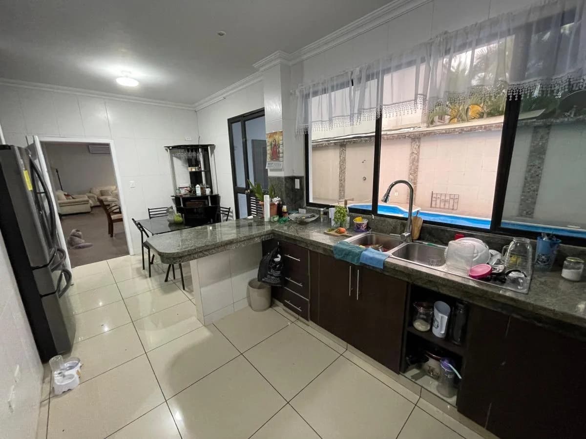 Casa con 5 Dorm. en Venta en Urb. Estancias del Río en Samborondón, 500 m² Terreno, Guayas — imagen 3