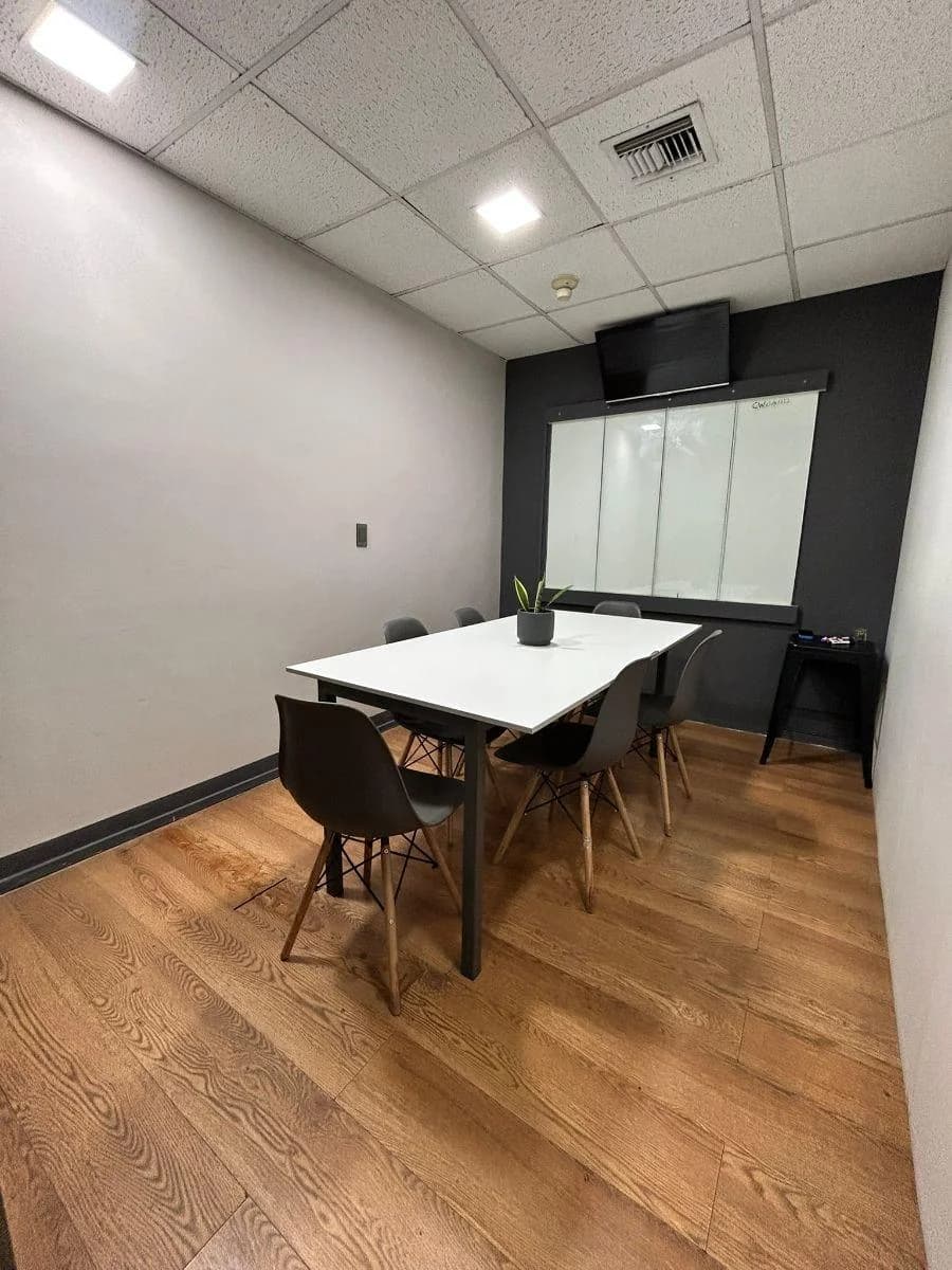 Linda y Funcional Oficila en Edificio Executive Center (Nobis), Guayas — imagen 5