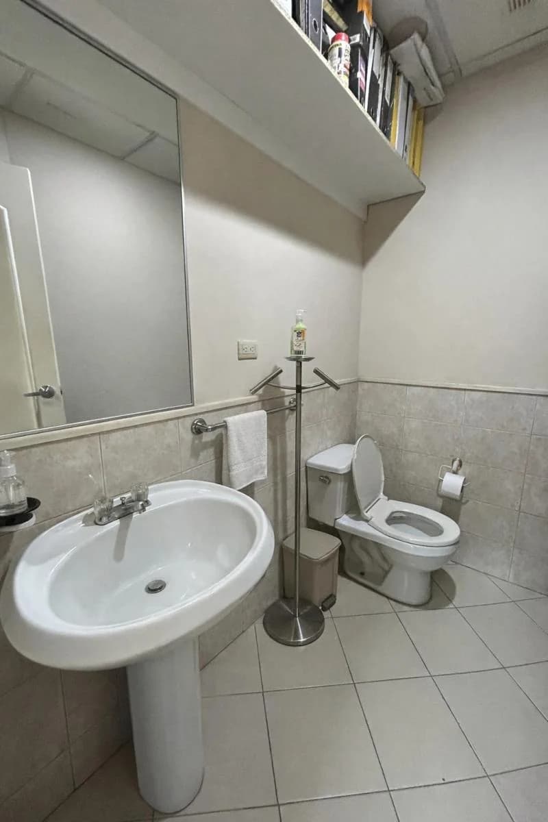 Linda y Funcional Oficila en Edificio Executive Center (Nobis), Guayas — imagen 3