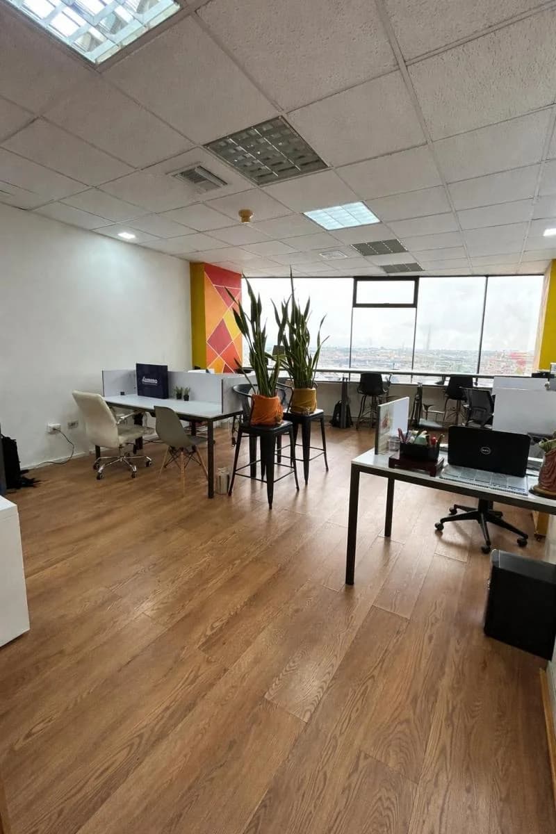 Linda y Funcional Oficila en Edificio Executive Center (Nobis), Guayas — imagen 2