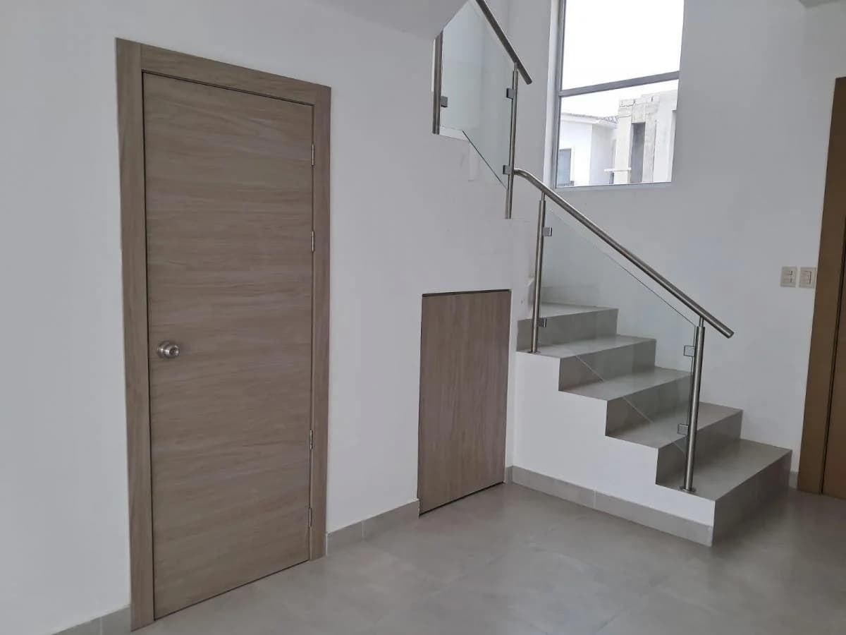 Venta de Casa en Urb. Mallorca Village/ Samborondon/aurora/vía Salitre Jpy, Guayas — imagen 2