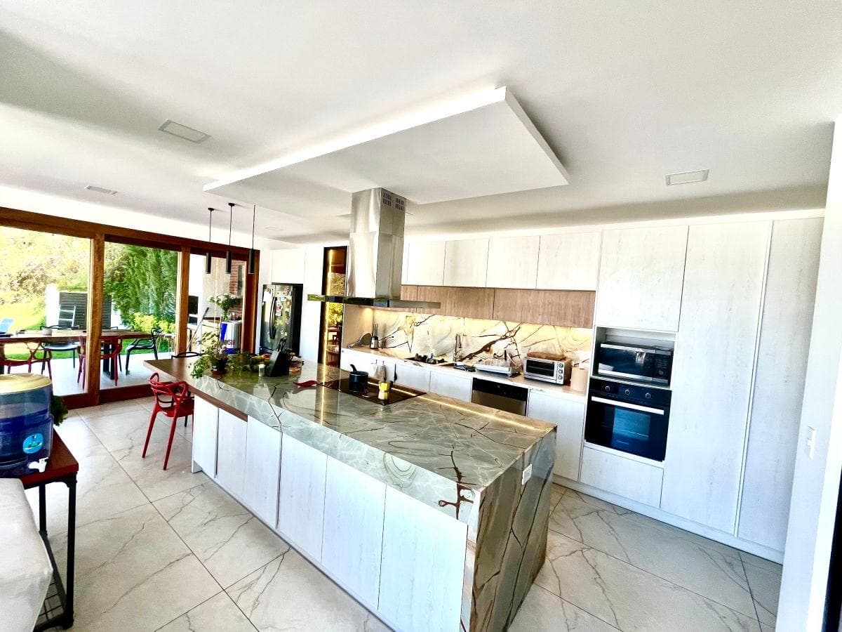Cumbayá – Urbanización Parque Algarrobos | Vendo Exclusiva Casa de 350 m² con 5 Habitaciones — imagen 8