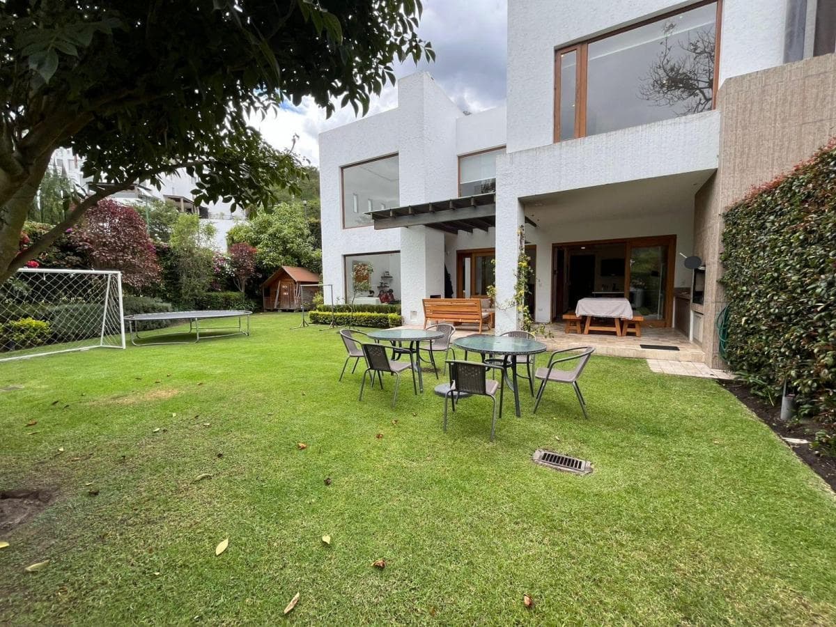 Linda Casa Dentro de Urbanización — imagen 6