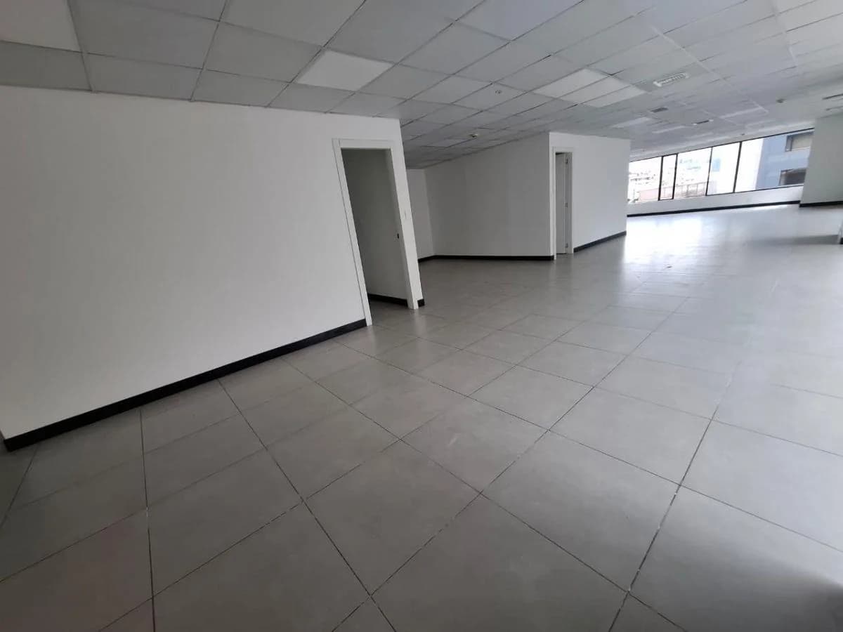Rento/vendo Oficina en Edificio Corporativo - Sector Centro Norte — imagen 5