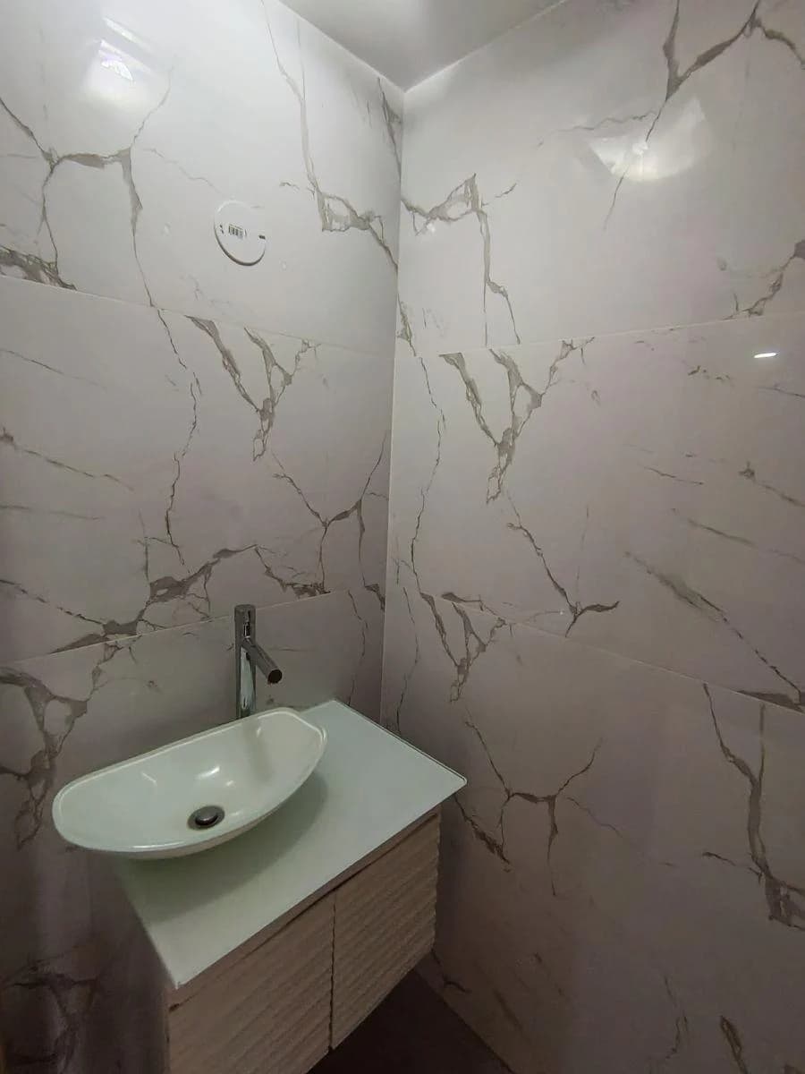 Se Vende Casa Remodelada en Ponceano con Piscina en El Norte de Quito — imagen 6