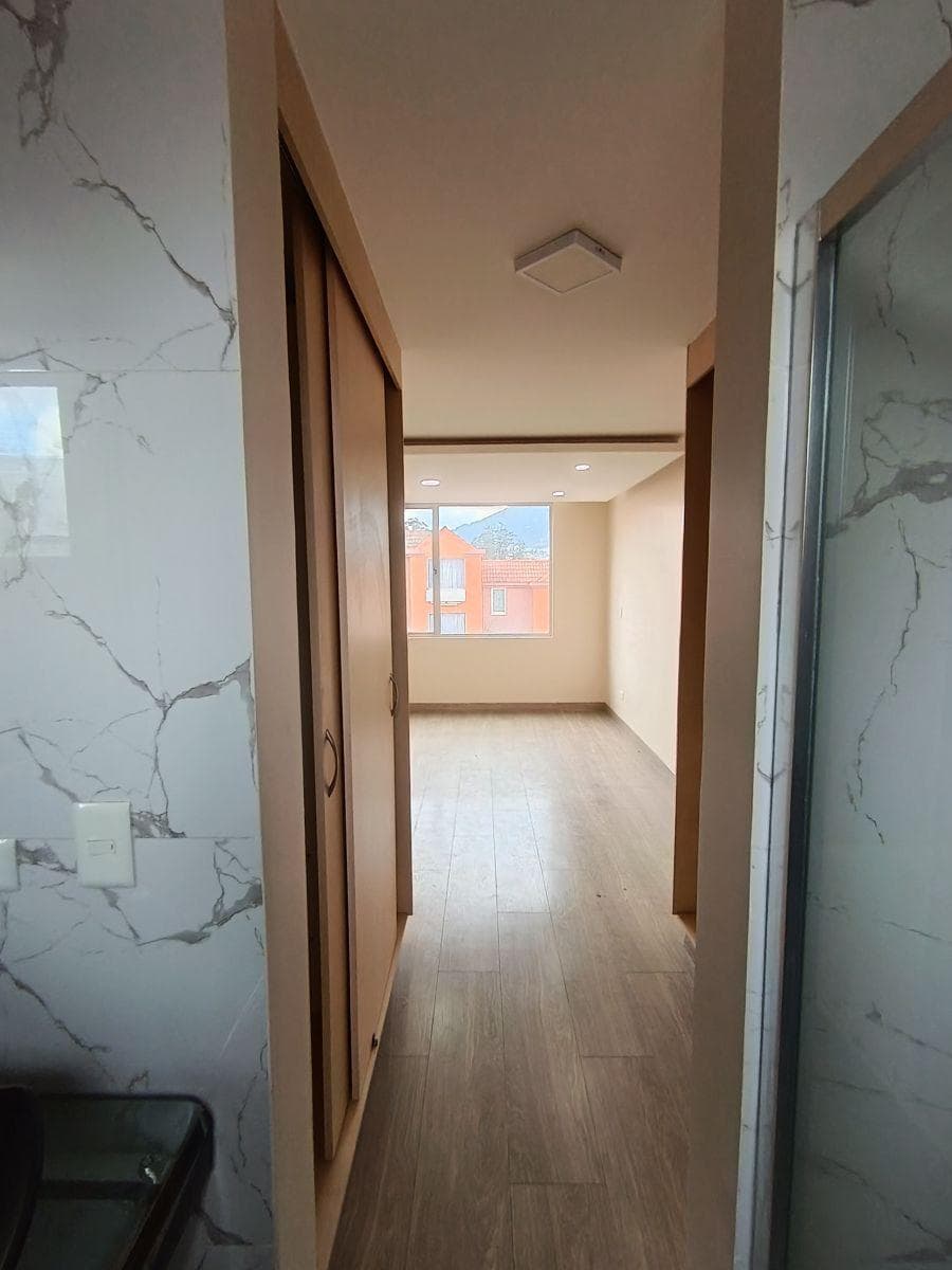 Se Vende Casa Remodelada en Ponceano con Piscina en El Norte de Quito — imagen 4