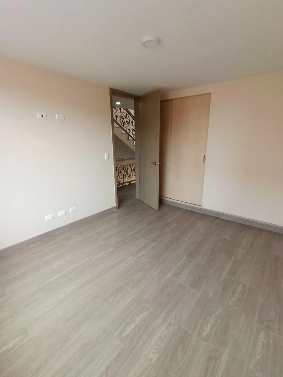 Se Vende Casa Remodelada en Ponceano con Piscina en El Norte de Quito — imagen 2