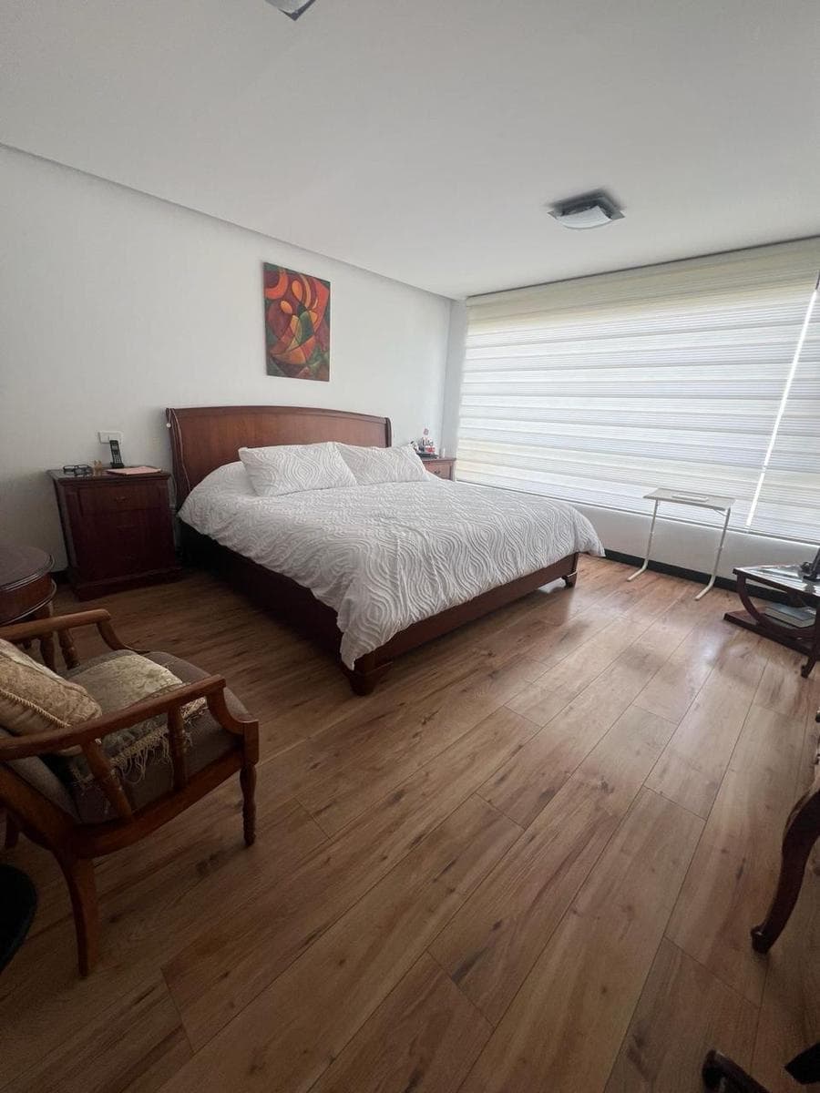 Amplia y Moderna Casa en Conjunto Privado – Cumbayá Cerca Al Potrero Pr — imagen 3