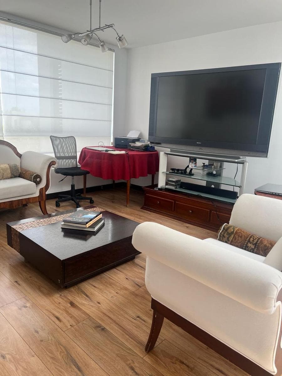Amplia y Moderna Casa en Conjunto Privado – Cumbayá Cerca Al Potrero Pr — imagen 2