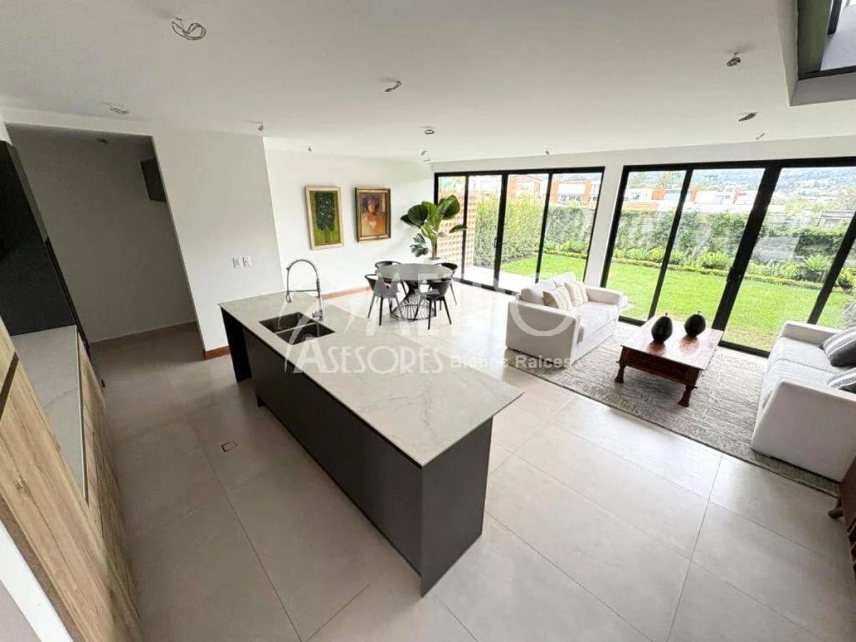 Casas por Estrenar de Venta en Santa Rosa - Tumbaco — imagen 5
