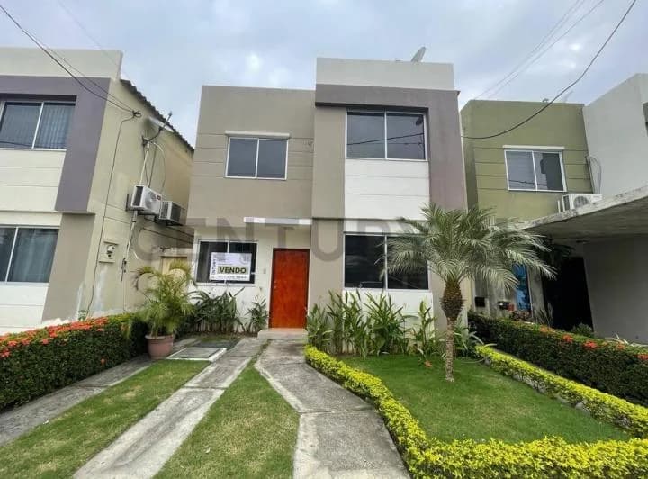 Venta de Casa en Urb Compostela, Norte de Daule, Via a Salitre, Guayas — imagen 1