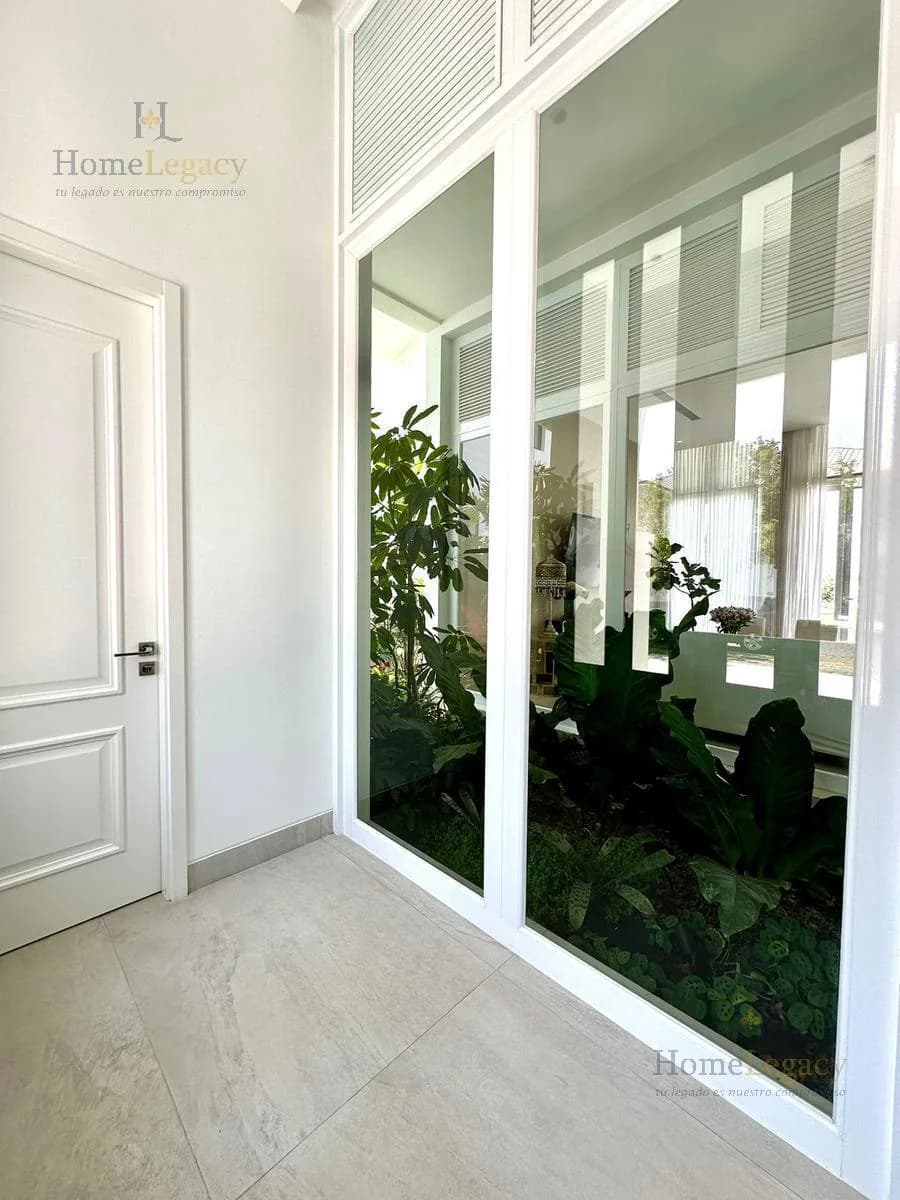 Venta de Casa con Piscina - Aires de Batán, Samborondón Am, Guayas — imagen 3