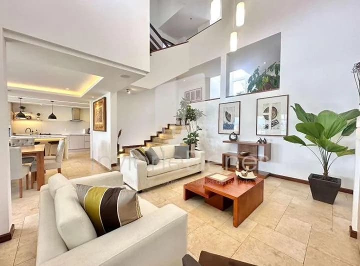 Casa de Venta en La Viña Alta en Tumbaco — imagen 1