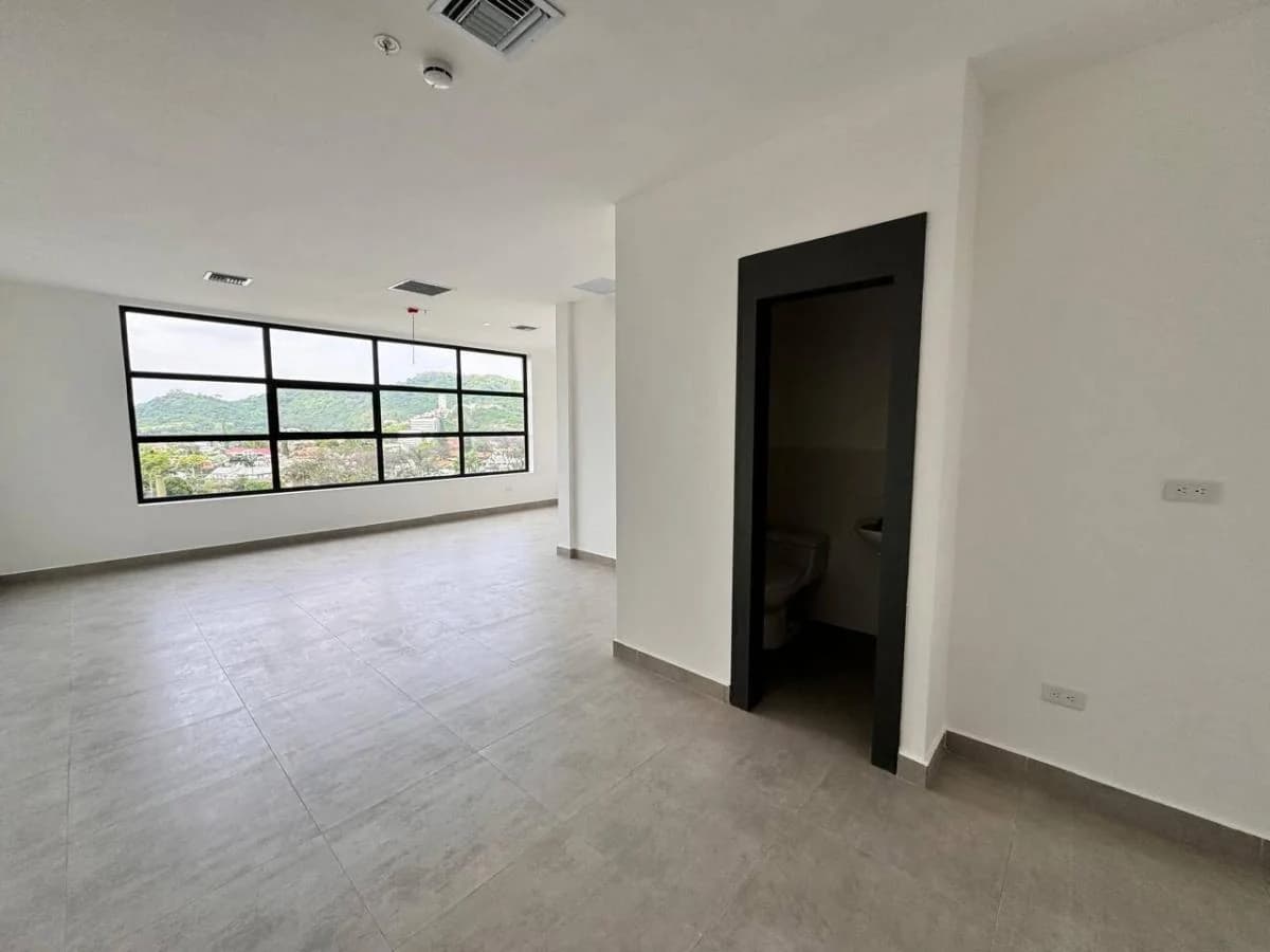 Oficinas en Venta 55 M²|edificio Inteligente| Av Leopoldo Carrera| Los Ceibos, Guayas — imagen 3