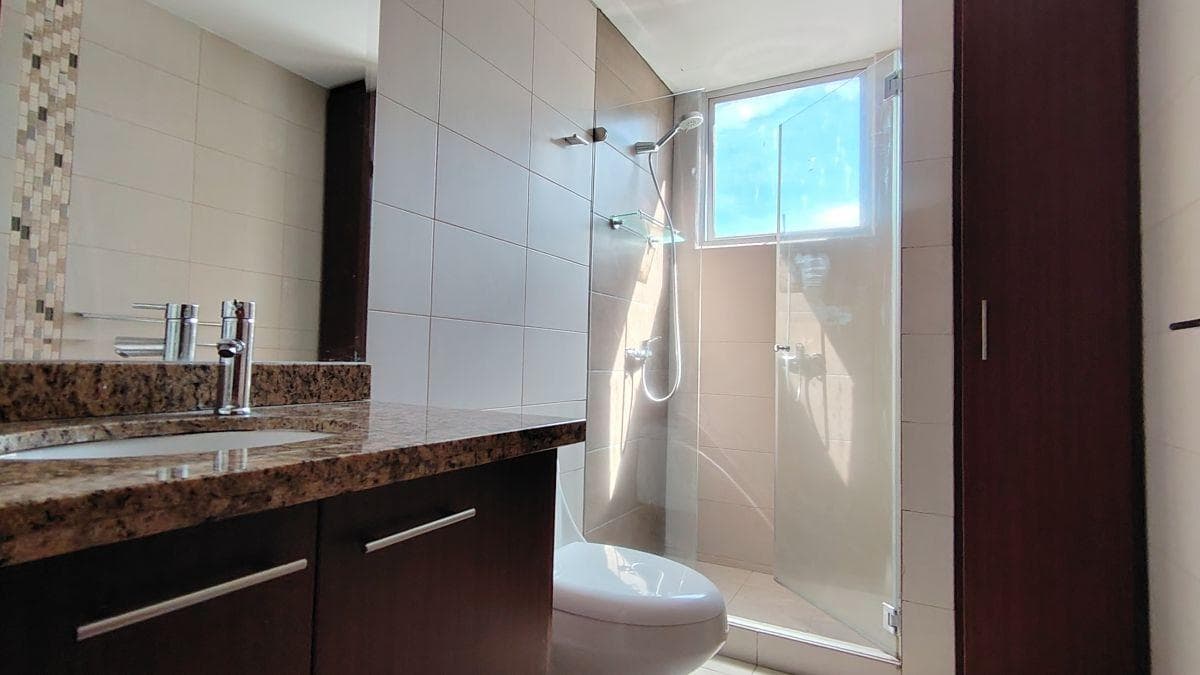 Departamento de Venta, 2 Dorm. Hermosas Vistas, Monteserrín — imagen 5