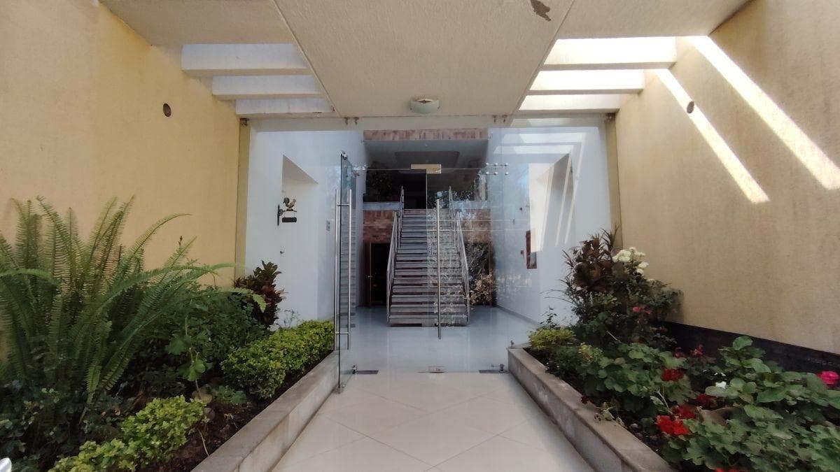 Departamento de Venta, 2 Dorm. Hermosas Vistas, Monteserrín — imagen 2