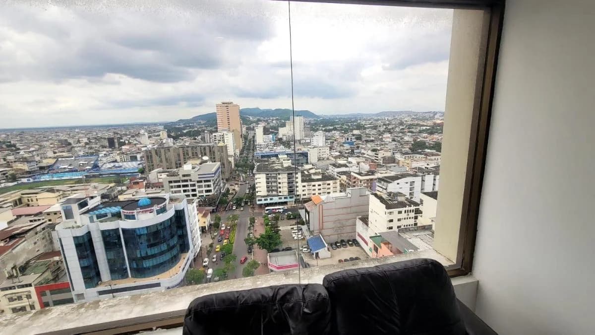 En Venta Oficinas en - Centro Norte de Guayaquil - Mae. Recalde, Guayas — imagen 2