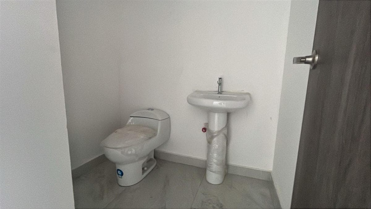 En Venta Oficina 262 m² - Moderno Edificio Corporativo - Av Las Américas - Guayaquil, Guayas — imagen 2
