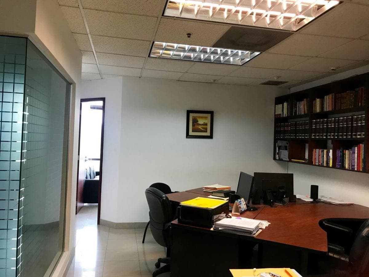 Atencion Estudios Juridicos. Oficina en Venta de Oportunidad World Trade Center, Guayas — imagen 4