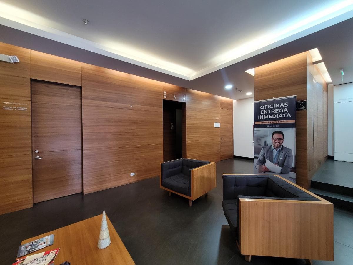 Oficina en Venta Amoblada, Sector La Carolina — imagen 7