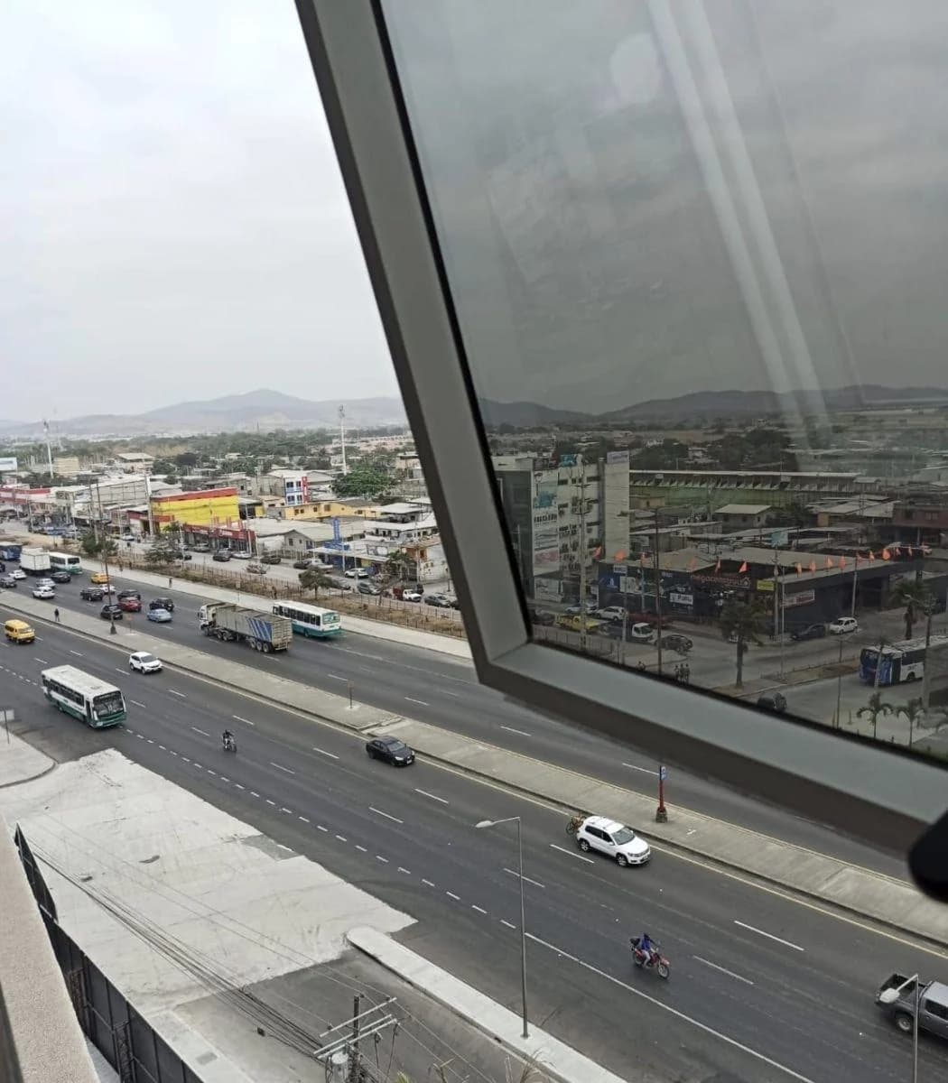 Alquiler - Venta Oficina 44 m² - Edif. Platinum 2 - Av Febres Cordero - Ciudad Millenium - Daule - Ecuador, Guayas — imagen 4