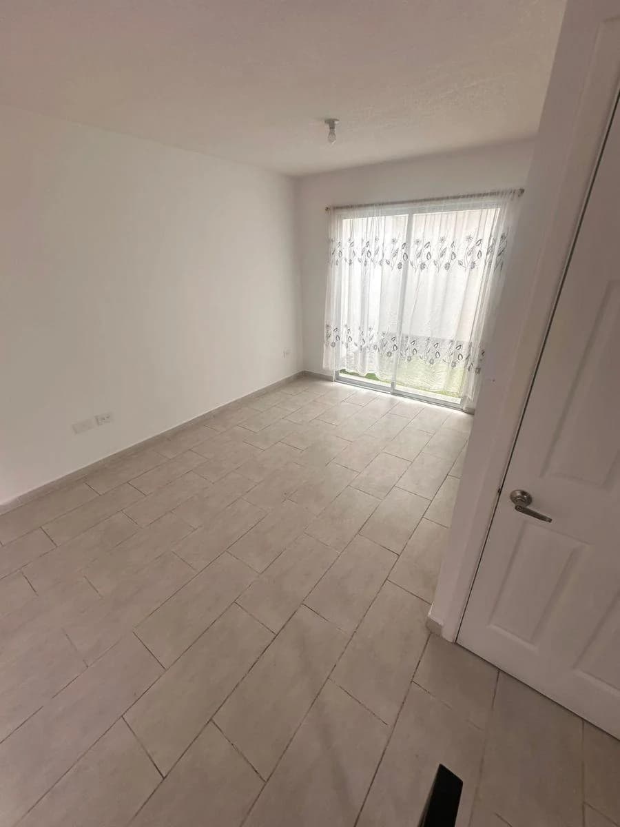 Hermosa Casa en Venta en Conocoto – Conjunto con Áreas Completas — imagen 5