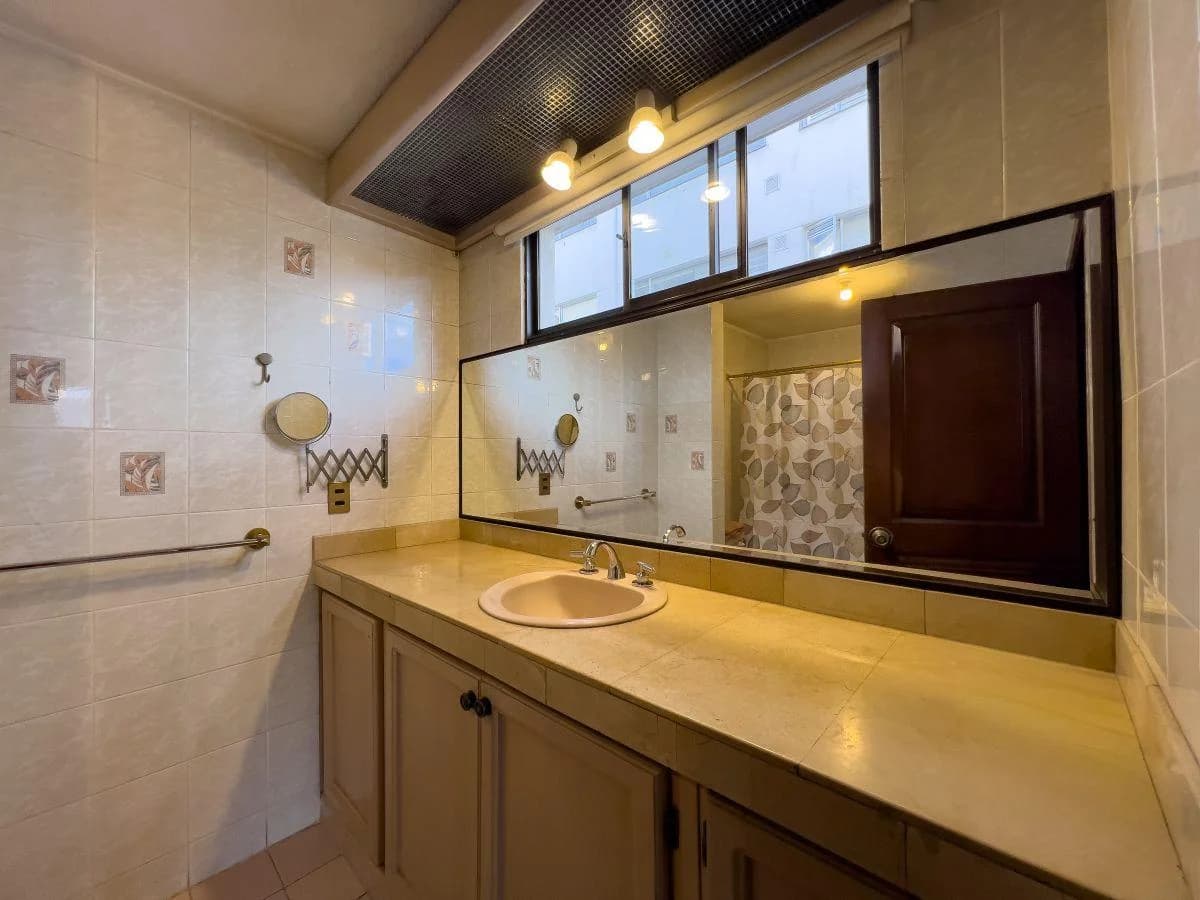Oficina Comercial de 260 m² en Venta en El Batán — imagen 3